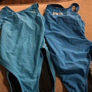 Short tech suits - size 26